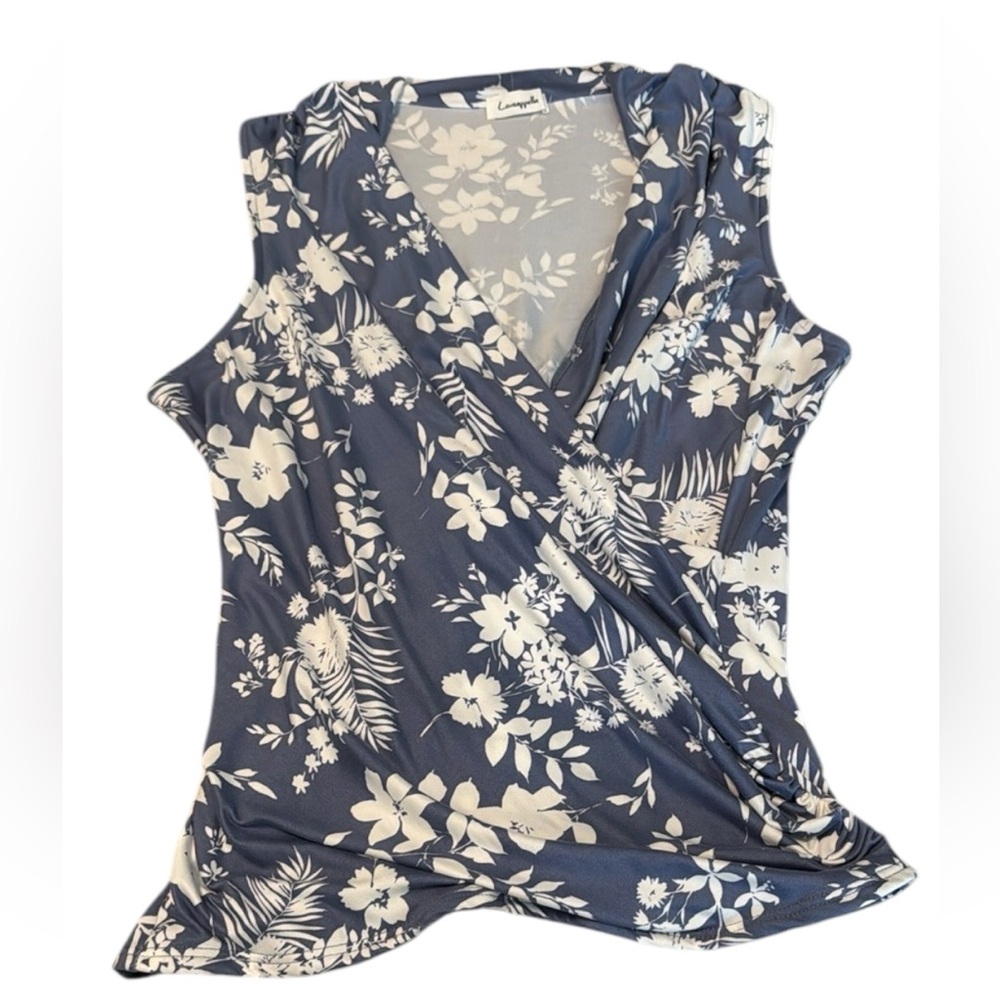 Loveappella Women's Blue Floral Top